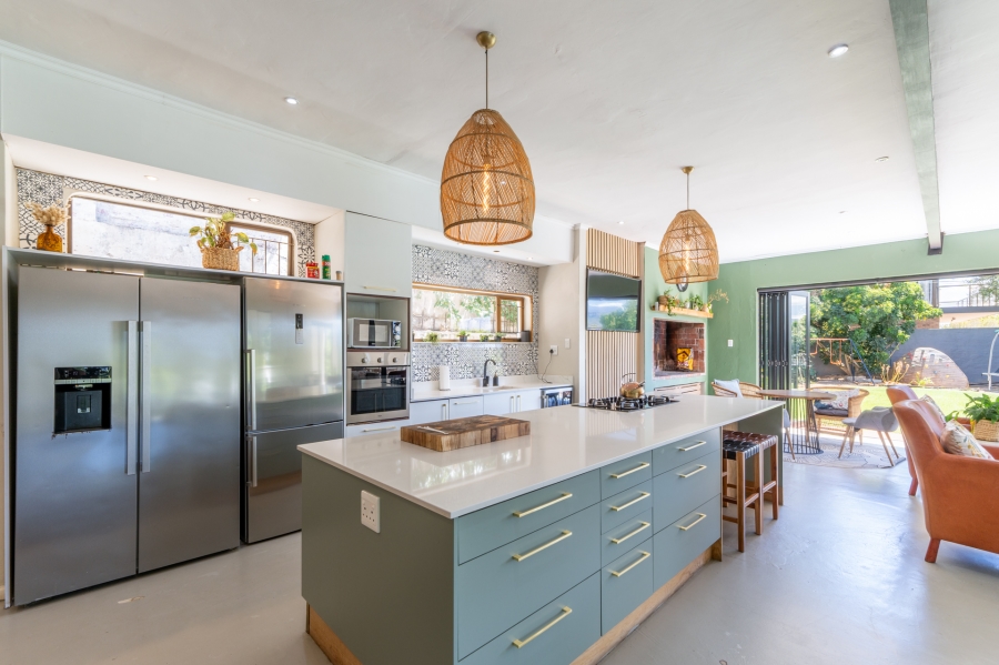 6 Bedroom Property for Sale in Paarl Central Western Cape